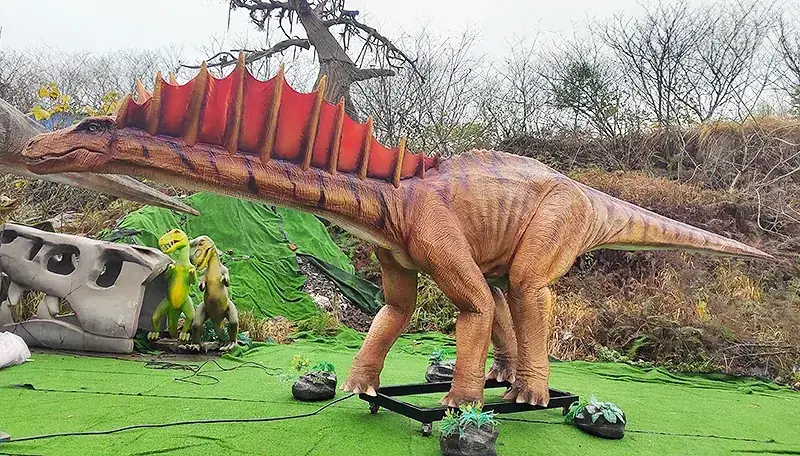 Amargasaurus animatrónico, una de las figuras que suministramos para exposiciones — dinosaurios en Albacete