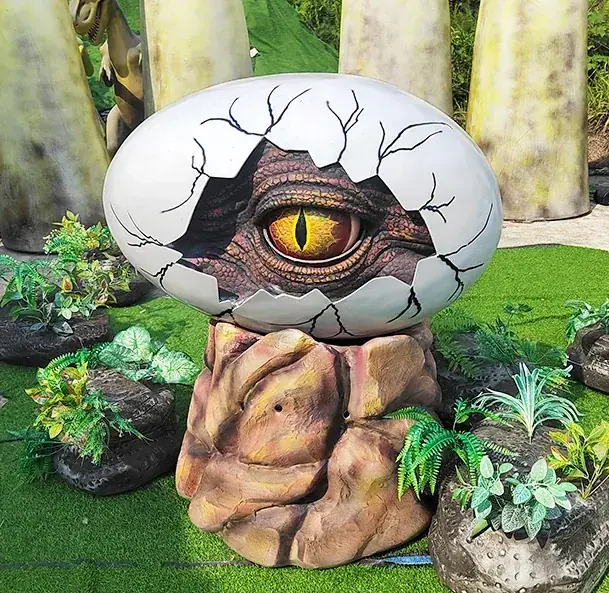 Huevo de dinosaurio con ojo (photocall), una de las figuras que suministramos para exposiciones — dinosaurios en Tarragona
