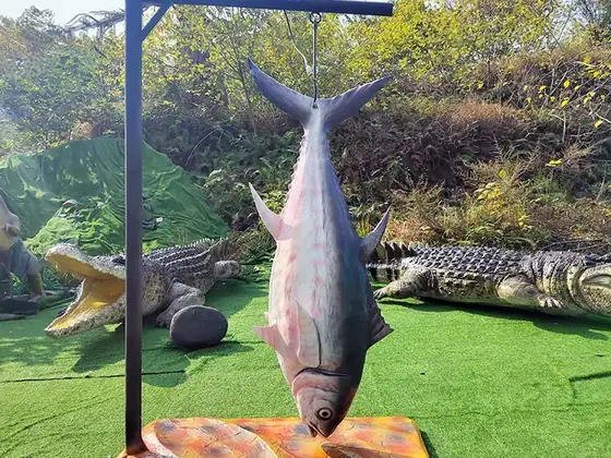 Atún gigante animatrónico