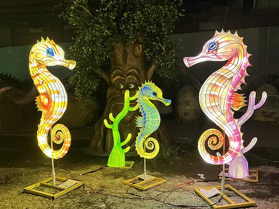 Caballitos de mar luminosos LED de varios tamaños, con el cuerpo anillado iluminado