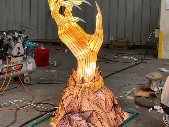 Cabeza de dragón chino luminosa LED