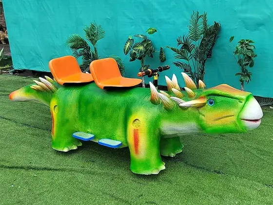 Coche-dinosaurio infantil