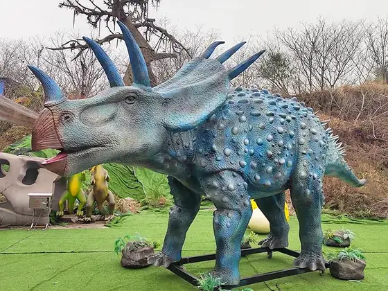 Estiracosaurio animatrónico