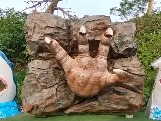 Garra de dinosaurio gigante (photocall)