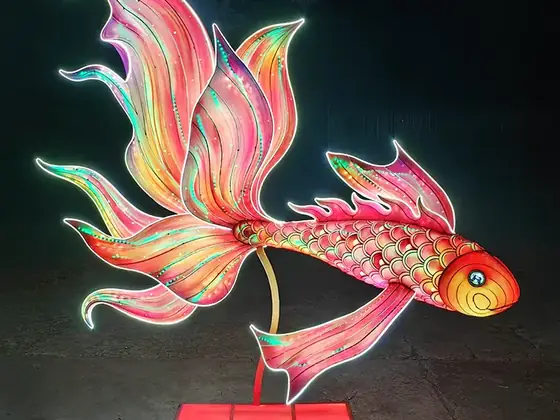 Pez dorado luminoso LED