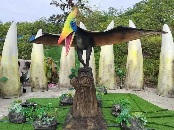 Pterodáctilo animatrónico (reptil volador)