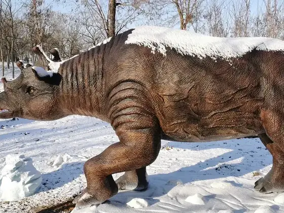 Uintatherium animatrónico