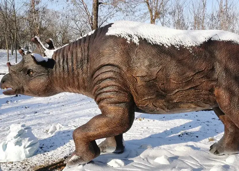 Uintatherium animatrónico